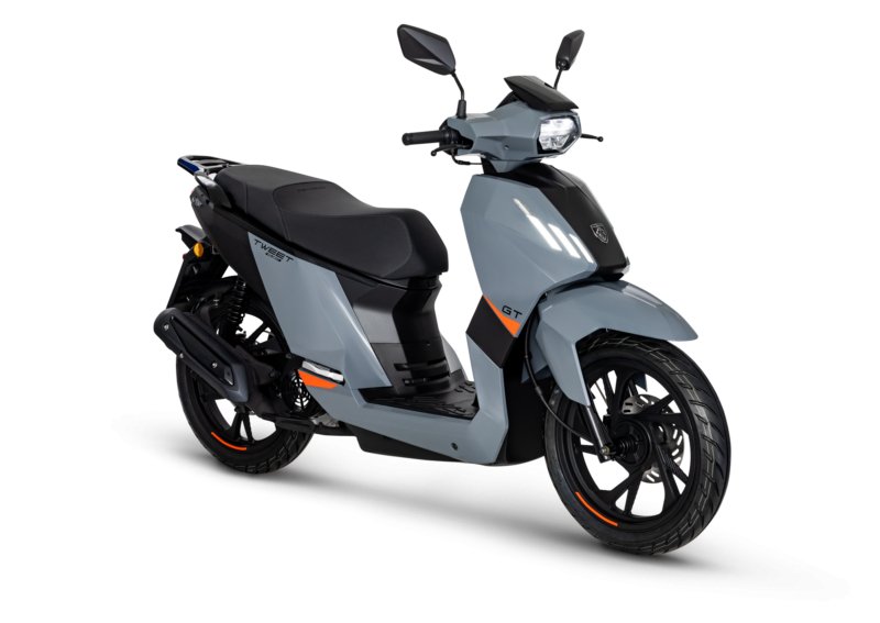 Patente B Scooter 125 Migliori 2021 TWEET PEUGEOT SCOOTER BM ROMA